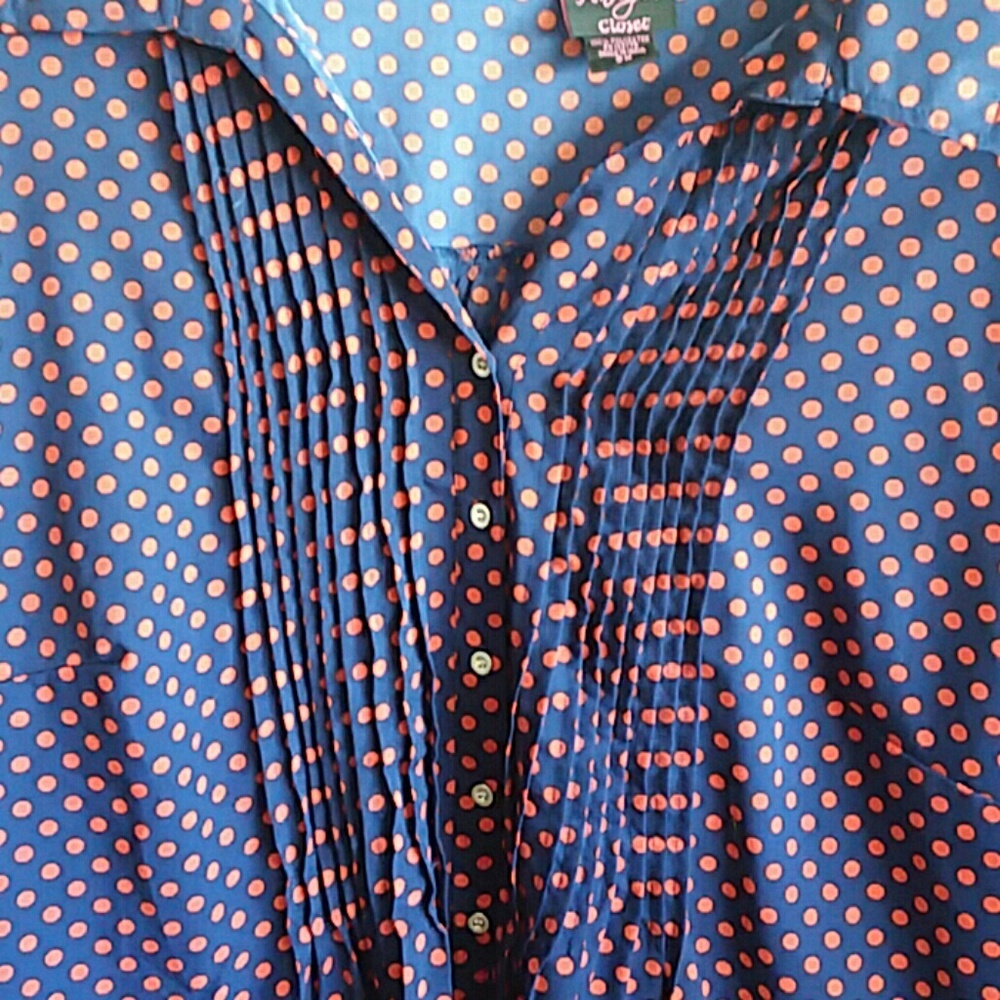 Button up blouse - Picture 2 of 7